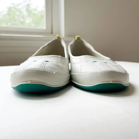 Ecco Lite Skimmer Flats Off White size 38 Womens Comfort Coastal - Picture 2 of 12